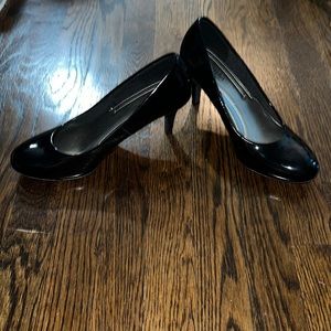 Reduced! Comfort Plus by Predictions Black Patent Leather Pumps, Women’s size 9W